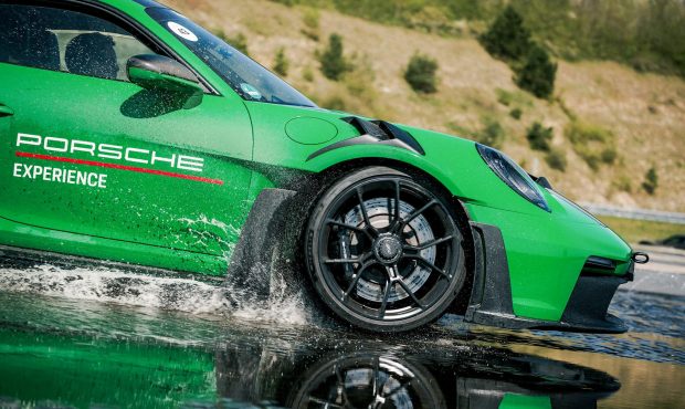 پورشه برای پذیرش پیش سفارش “Porsche Truck Experience 2.0” که در ماه سپتامبر در Fuji Speedway برگزار شد